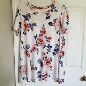 Piphany white floral Torrance tee tunic top
